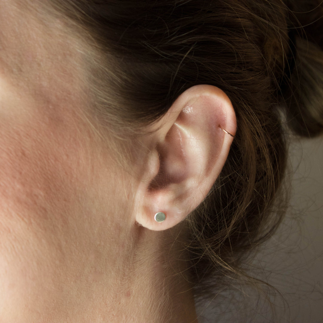 Women's Tiny Flat Dot Stud Earrings